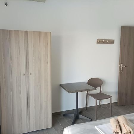 Kleanthis Blue Daire Vrasná Dış mekan fotoğraf